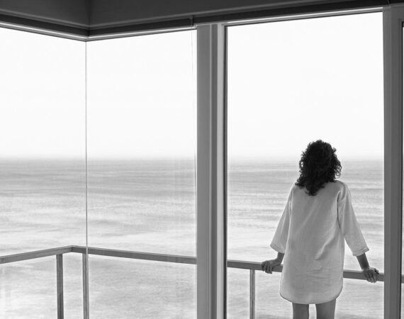 THE ST. LUCIA ISLAND CLUB CHAPTER ONE JOHN LE BRUN STROLLED INTO